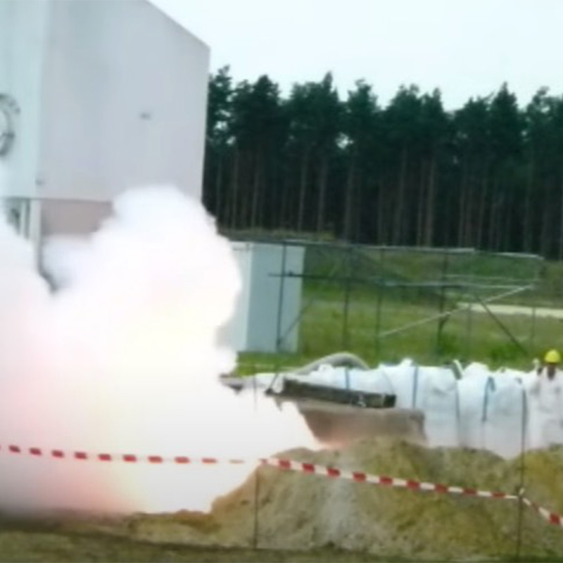 使用松松珠扑灭金属火灾