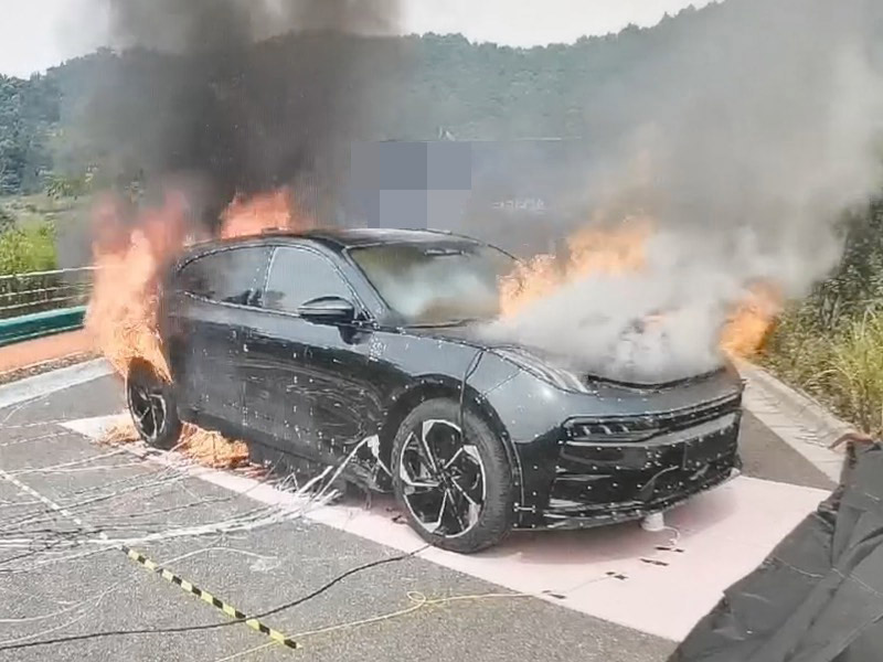 电动新能源灭火试验